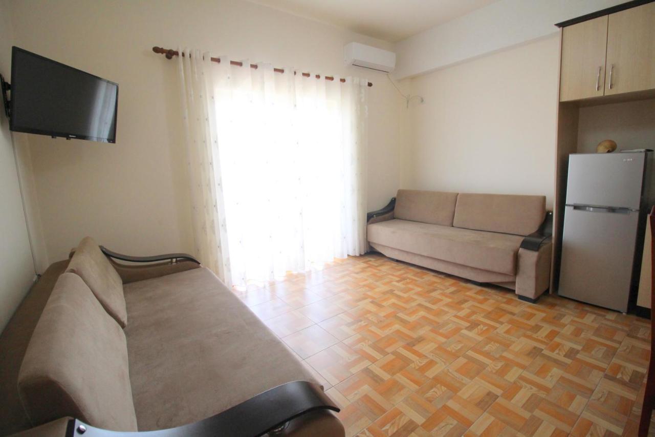 Doka Center Apartments Sarandë Exteriör bild