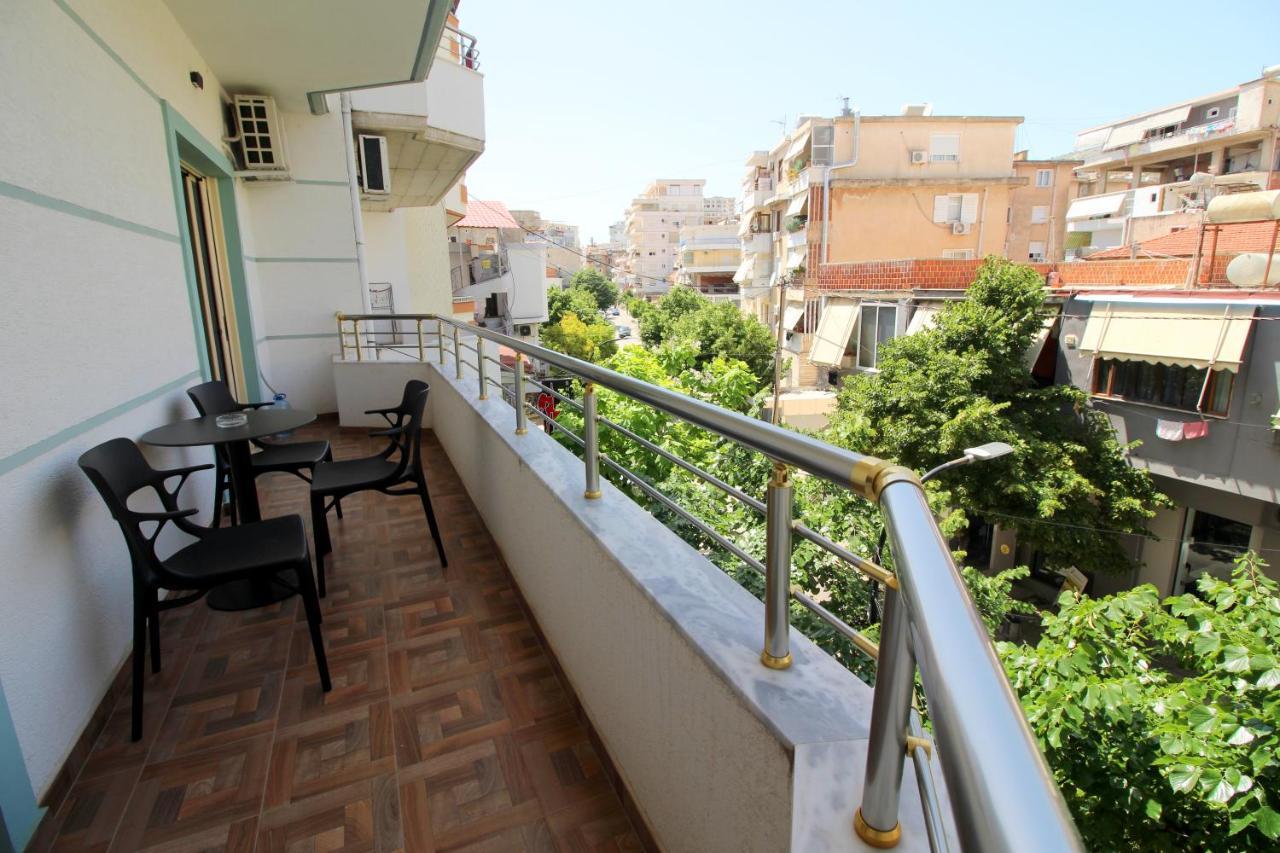 Doka Center Apartments Sarandë Exteriör bild