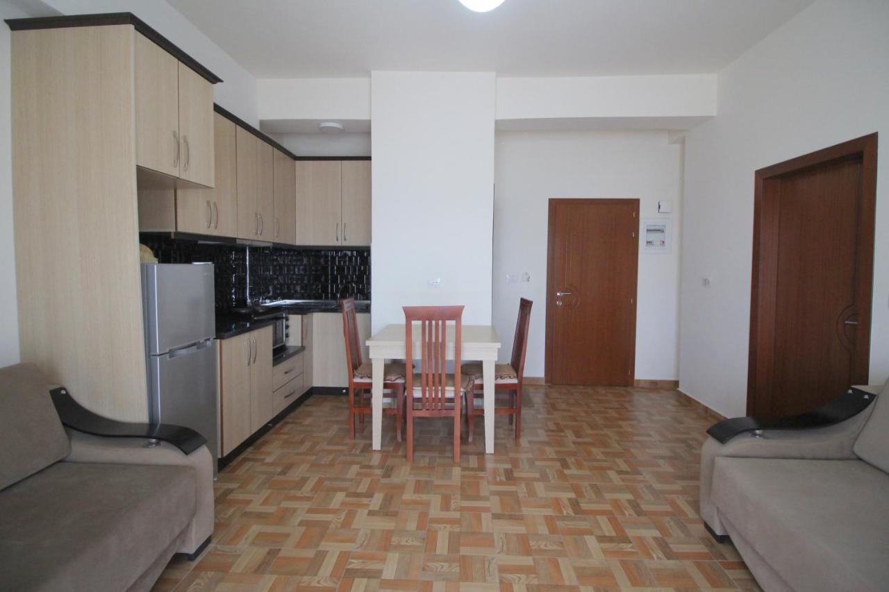 Doka Center Apartments Sarandë Exteriör bild