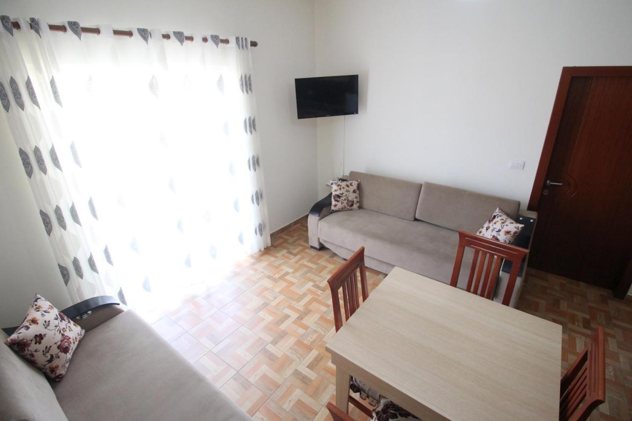 Doka Center Apartments Sarandë Exteriör bild