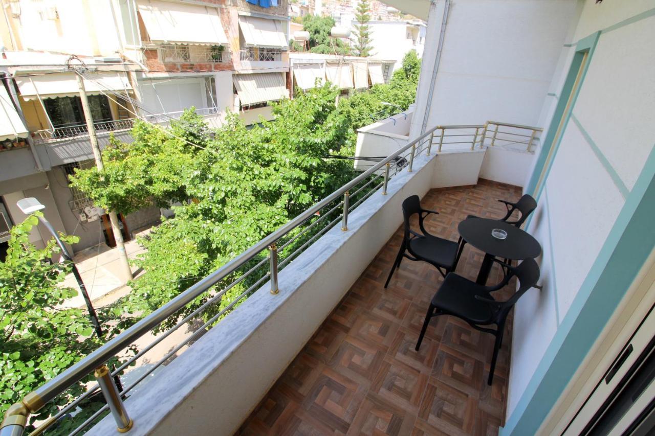 Doka Center Apartments Sarandë Exteriör bild