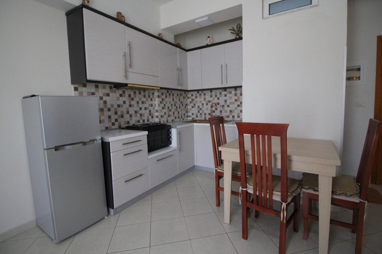 Doka Center Apartments Sarandë Exteriör bild