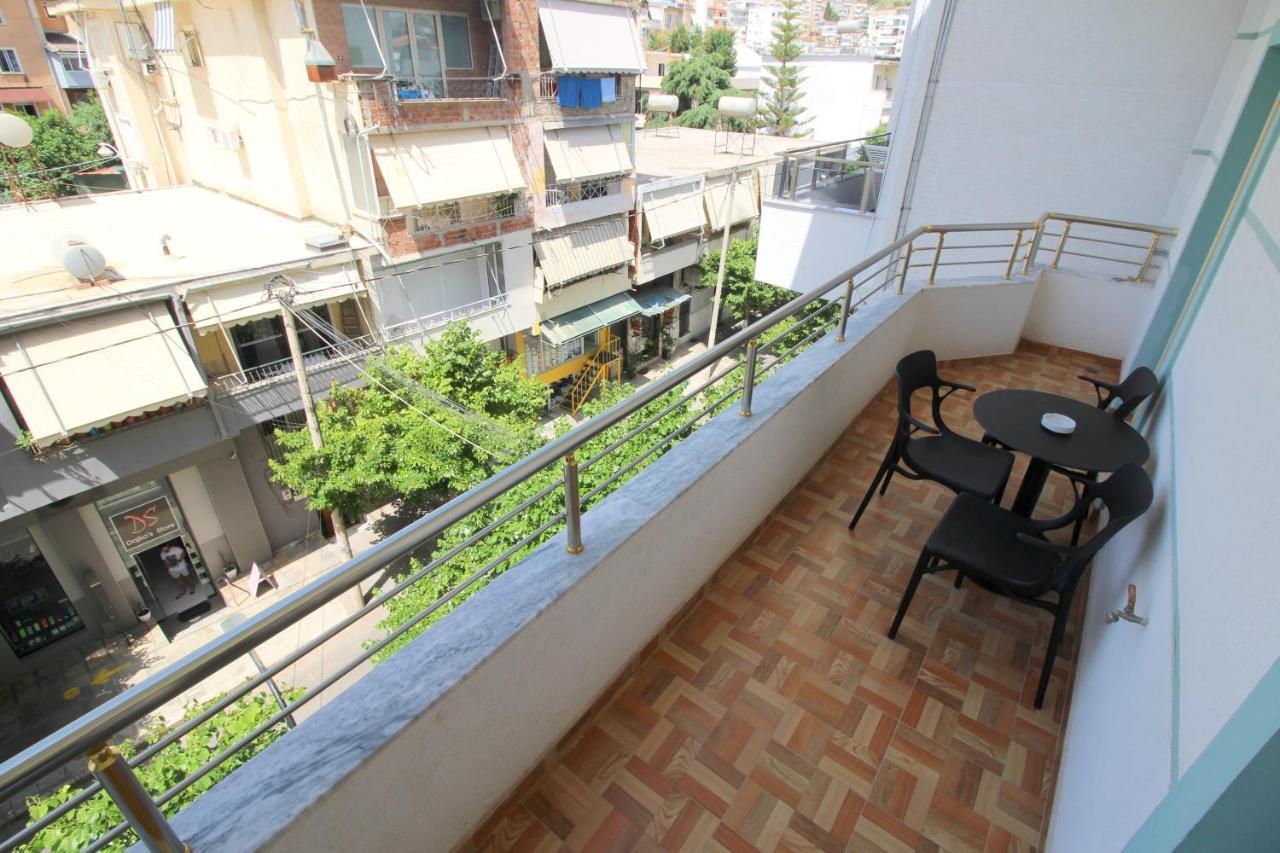 Doka Center Apartments Sarandë Exteriör bild