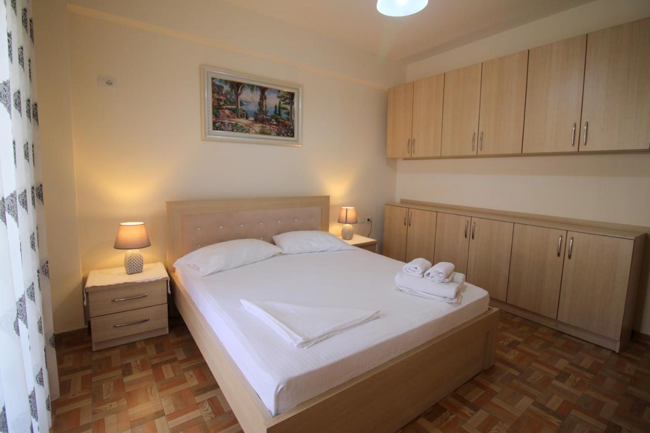 Doka Center Apartments Sarandë Exteriör bild