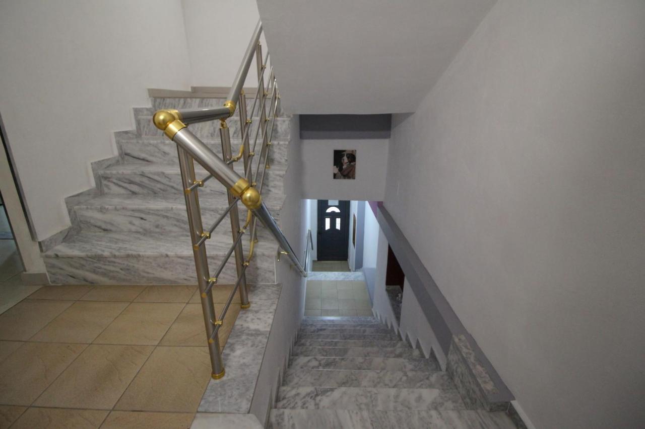 Doka Center Apartments Sarandë Exteriör bild
