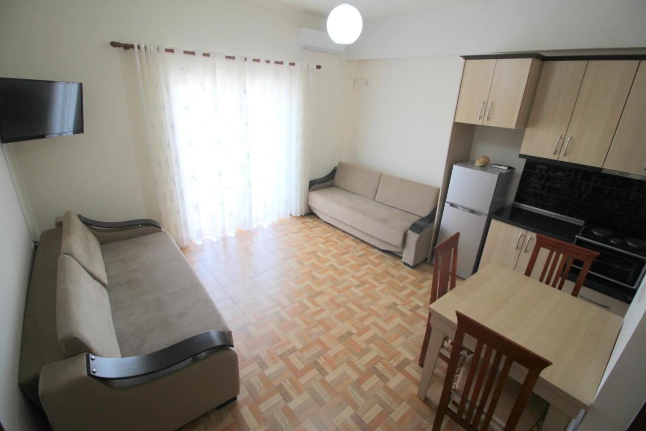 Doka Center Apartments Sarandë Exteriör bild