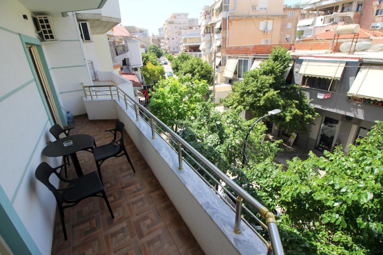 Doka Center Apartments Sarandë Exteriör bild