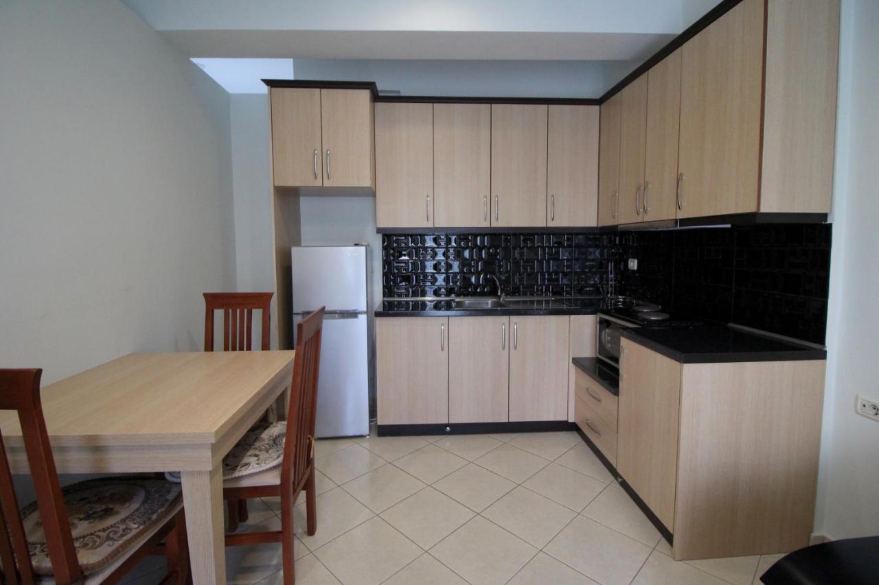 Doka Center Apartments Sarandë Exteriör bild