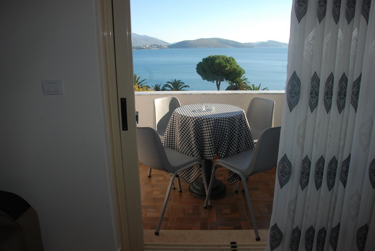 Doka Center Apartments Sarandë Exteriör bild
