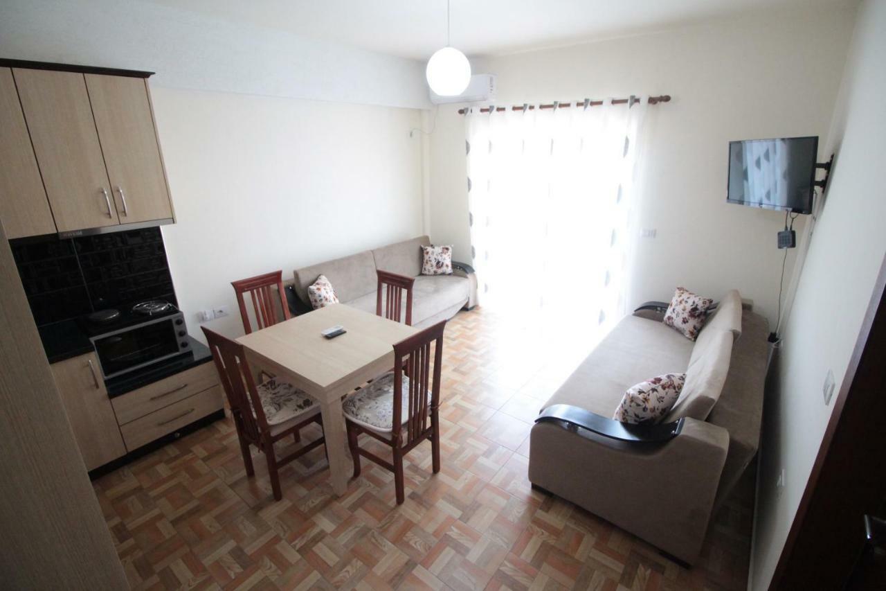 Doka Center Apartments Sarandë Exteriör bild