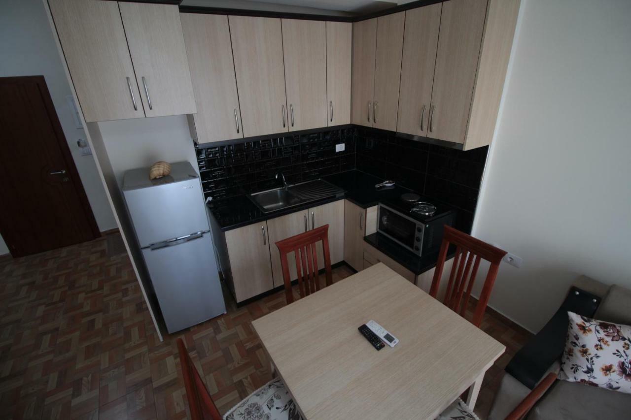 Doka Center Apartments Sarandë Exteriör bild
