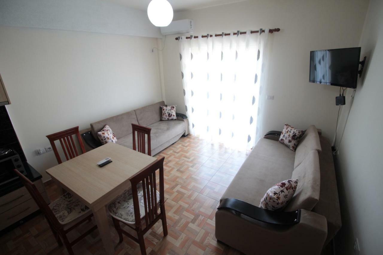 Doka Center Apartments Sarandë Exteriör bild