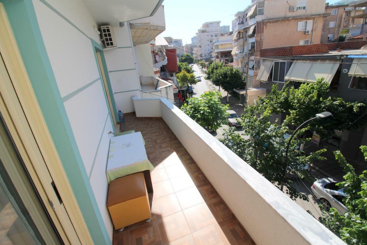 Doka Center Apartments Sarandë Exteriör bild
