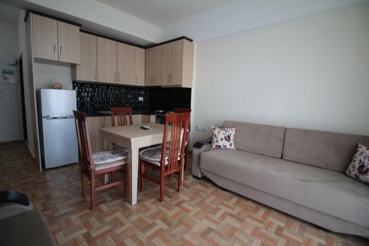 Doka Center Apartments Sarandë Exteriör bild