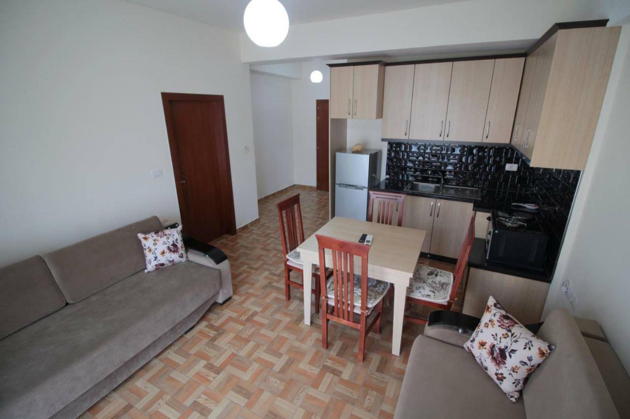 Doka Center Apartments Sarandë Exteriör bild
